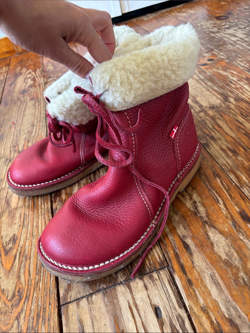 Duck feet Red Leather Shearling-Lined Lace-Up Ankle Booties
